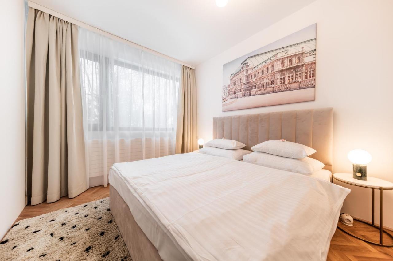 Appartement Porsche Mit Garten Und Garage In Bestlage Von Doebling In Vienne